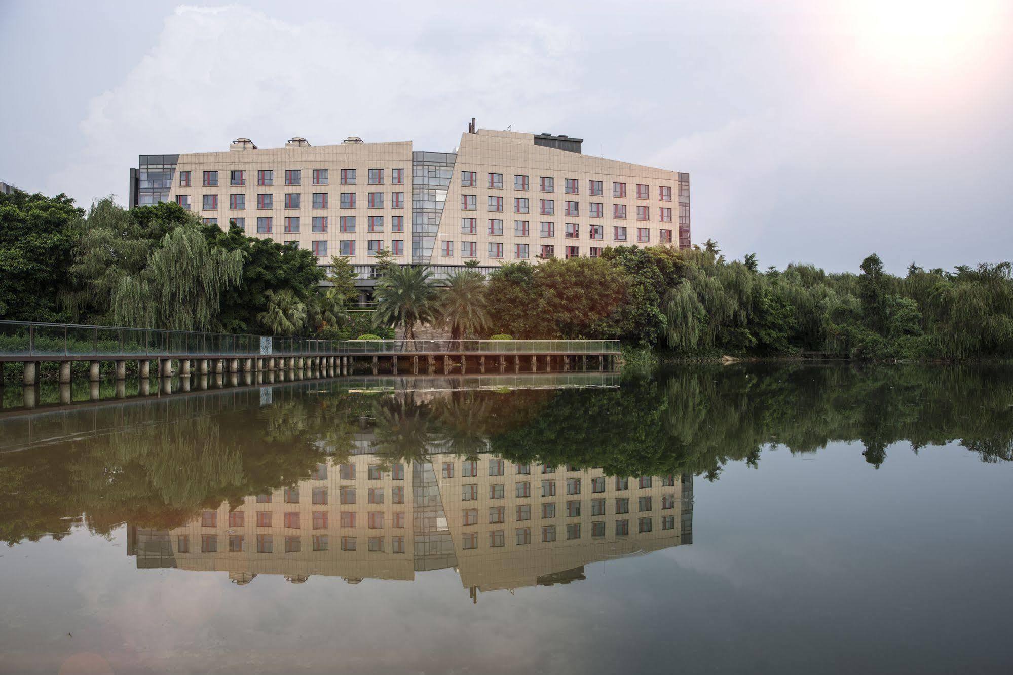 Aloft Dongguan Songshan Lake Hotel Exterior photo